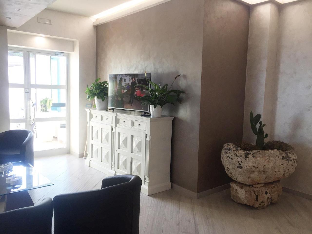 Hotel Il Veliero Торе Сан Джовани Удженто Екстериор снимка