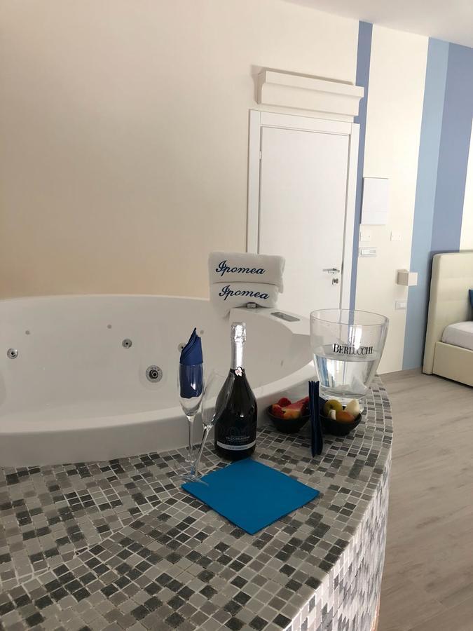 Hotel Il Veliero Торе Сан Джовани Удженто Екстериор снимка